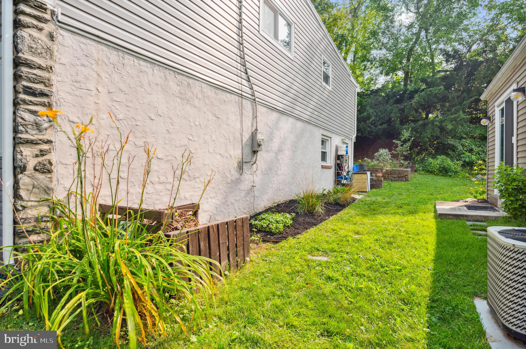 104 Lewis Road Havertown, PA 19083 - Photo 18 of 29 Side Yard