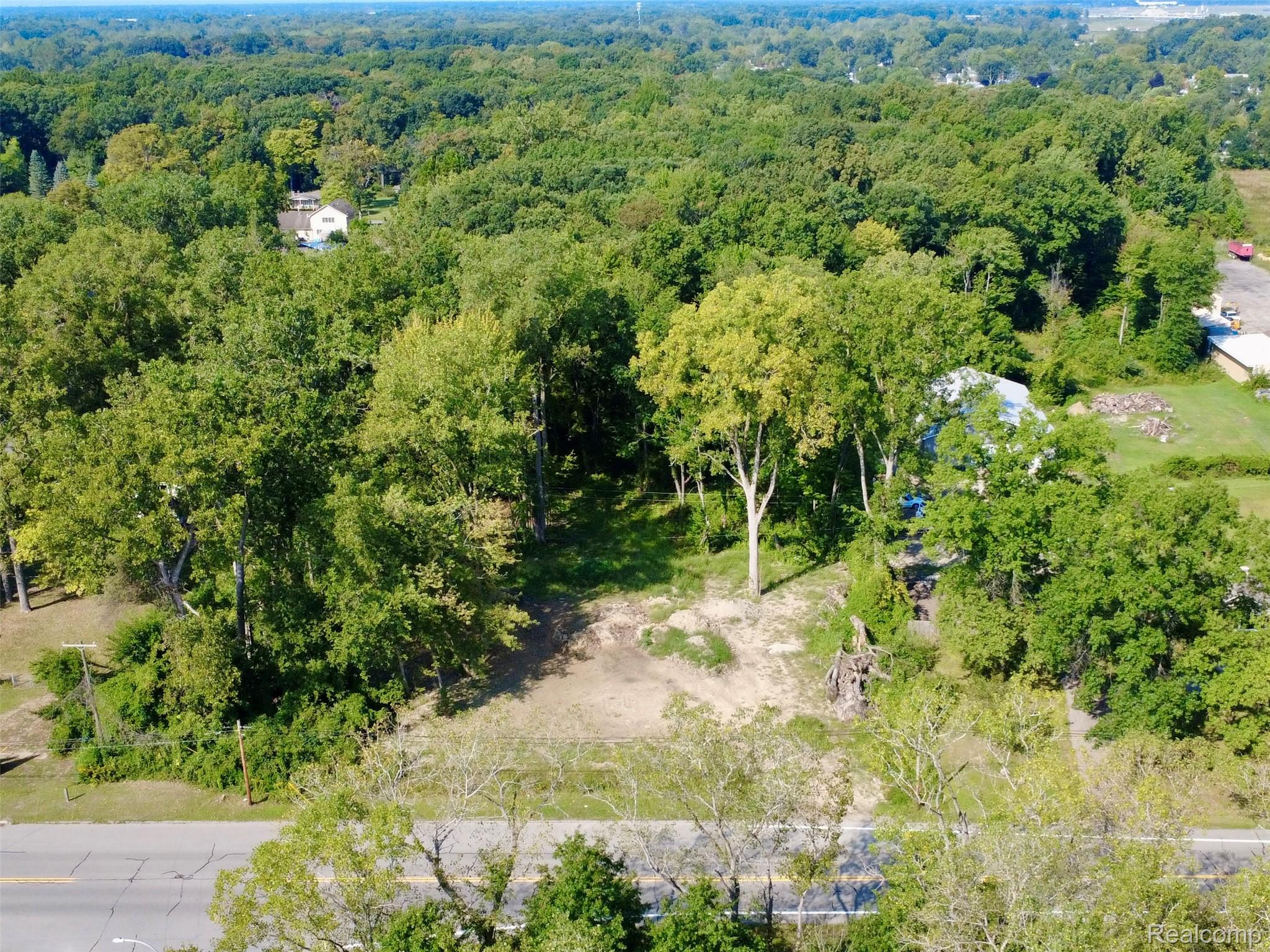 16068 Middlebelt Road Romulus, MI 48174 - Photo 5 of 7 dji_fly_20260902_104734_190_1788360549714_photo_optimized.JPG