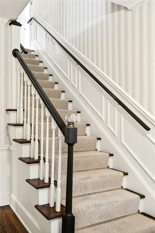 596 West Wesley Road Northwest Atlanta, GA 30305 - Photo 26 of 60 a view of entryway