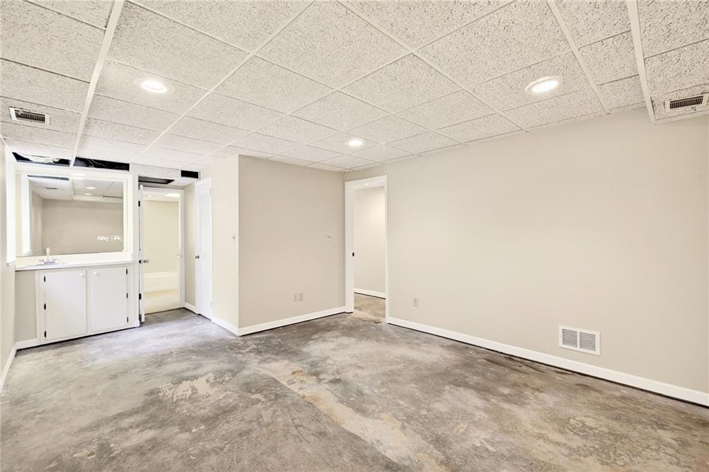 596 West Wesley Road Northwest Atlanta, GA 30305 - Photo 43 of 60