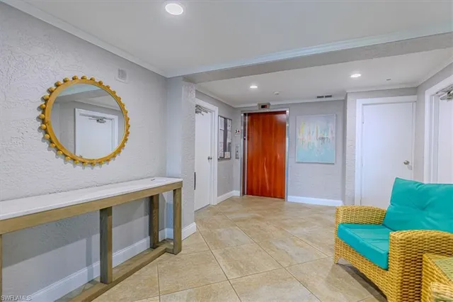 a view of a livingroom with furniture