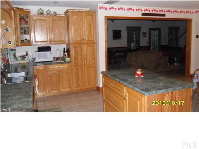 31773 Narrow Road Seminole, AL 36574 - Photo 8 of 25 KITCKEN WITH ISLAND