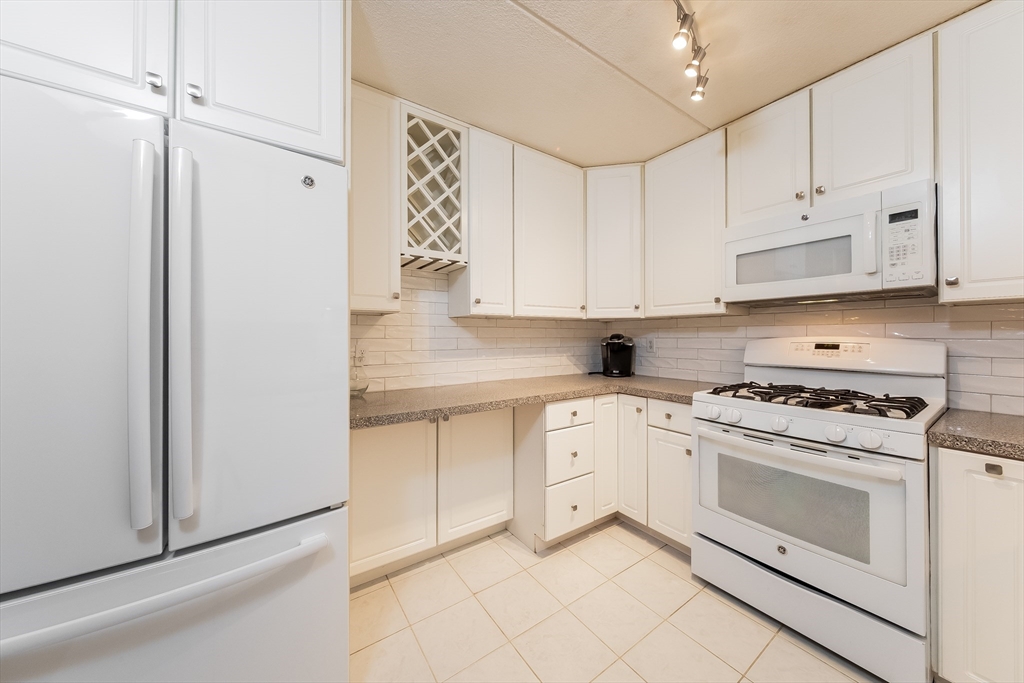 1550 Worcester Road, Unit 120 Framingham, MA 01702 - Photo 20 of 35 Gallery Image 20