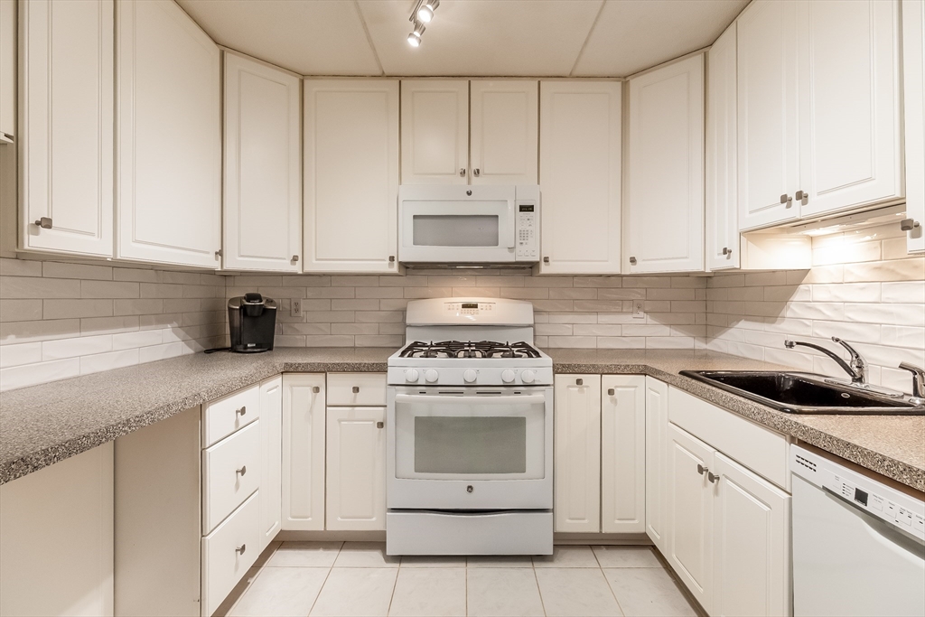 1550 Worcester Road, Unit 120 Framingham, MA 01702 - Photo 5 of 35 Gallery Image 5