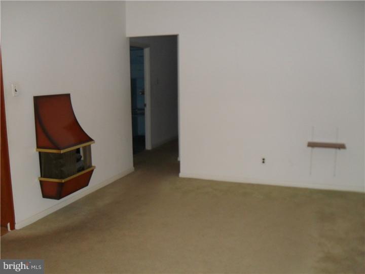 9320 Trout Road Philadelphia, PA 19115 - Photo 3 of 5