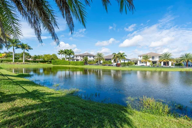 $1,599,000 | 10915 Moore Drive, Parkland, FL 33076