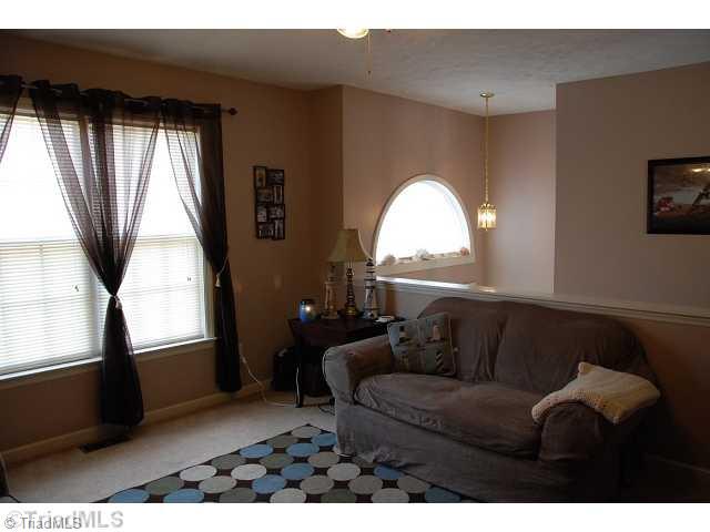 185 North Bridgewater Road Mount Airy, NC 27030 - Photo 5 of 16 Living Room.