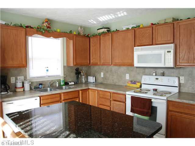 185 North Bridgewater Road Mount Airy, NC 27030 - Photo 8 of 16 Kitchen.