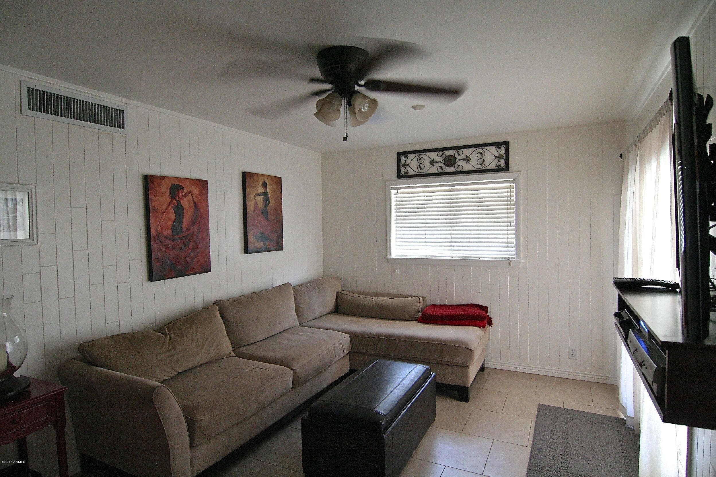 1524 West Lawrence Road Phoenix, AZ 85015 - Photo 6 of 12 family room
