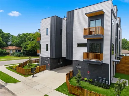 $619,000 | 4605 Belmont Avenue, Unit 201, Dallas, TX 75204