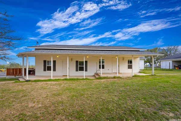 $799,900 | 2212 Farm To Market 466, Seguin, TX 78155
