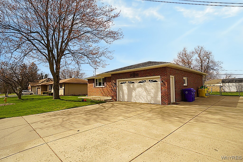 15 Schaefer Road West Seneca, NY 14224 - Photo 2 of 48 large double wide concrete driveway
