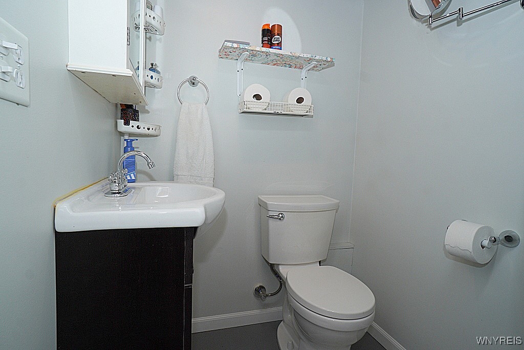 15 Schaefer Road West Seneca, NY 14224 - Photo 28 of 48 1/2 bath in the lower level