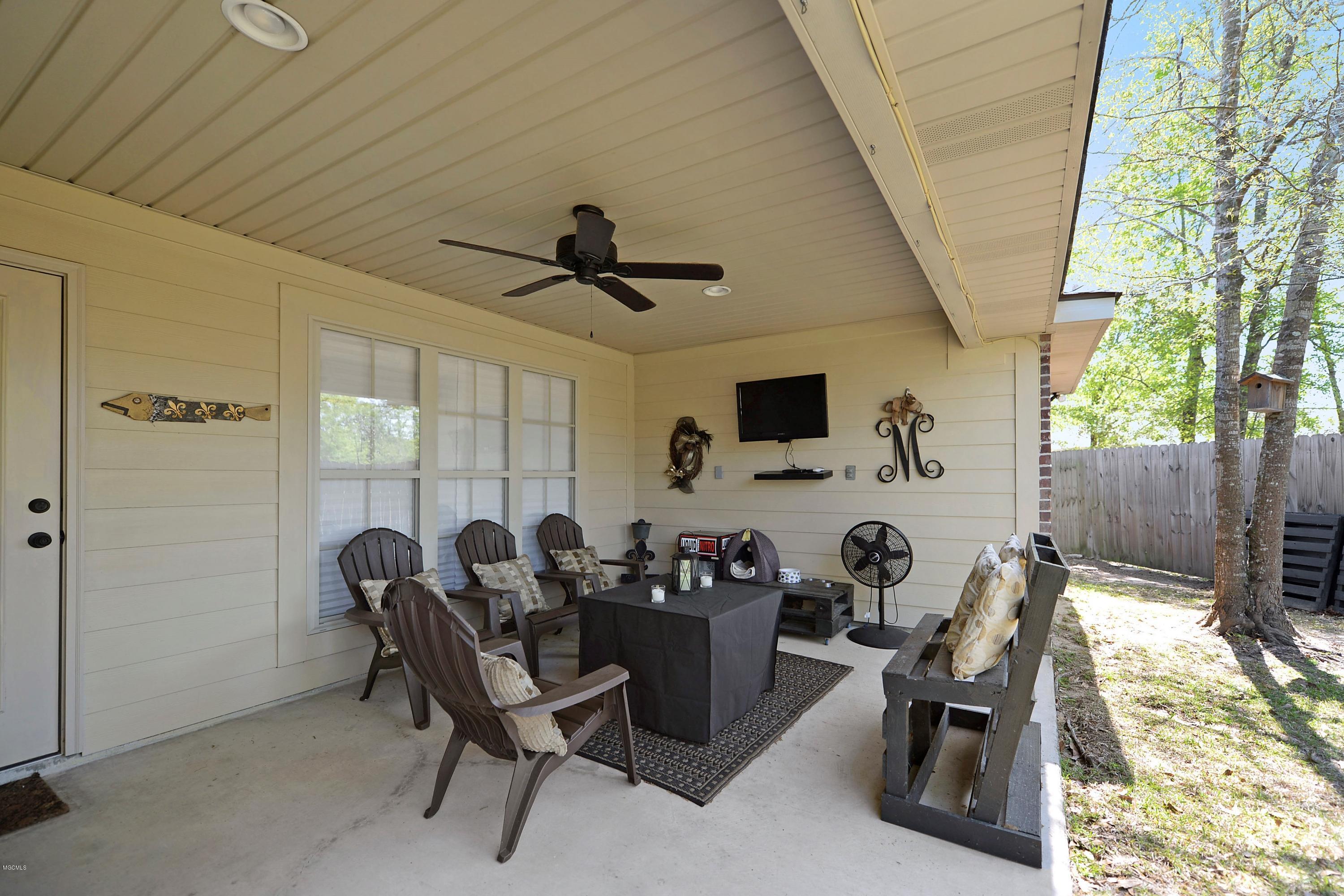 13719 Ridgehaven Way Gulfport, MS 39503 - Photo 22 of 26 022