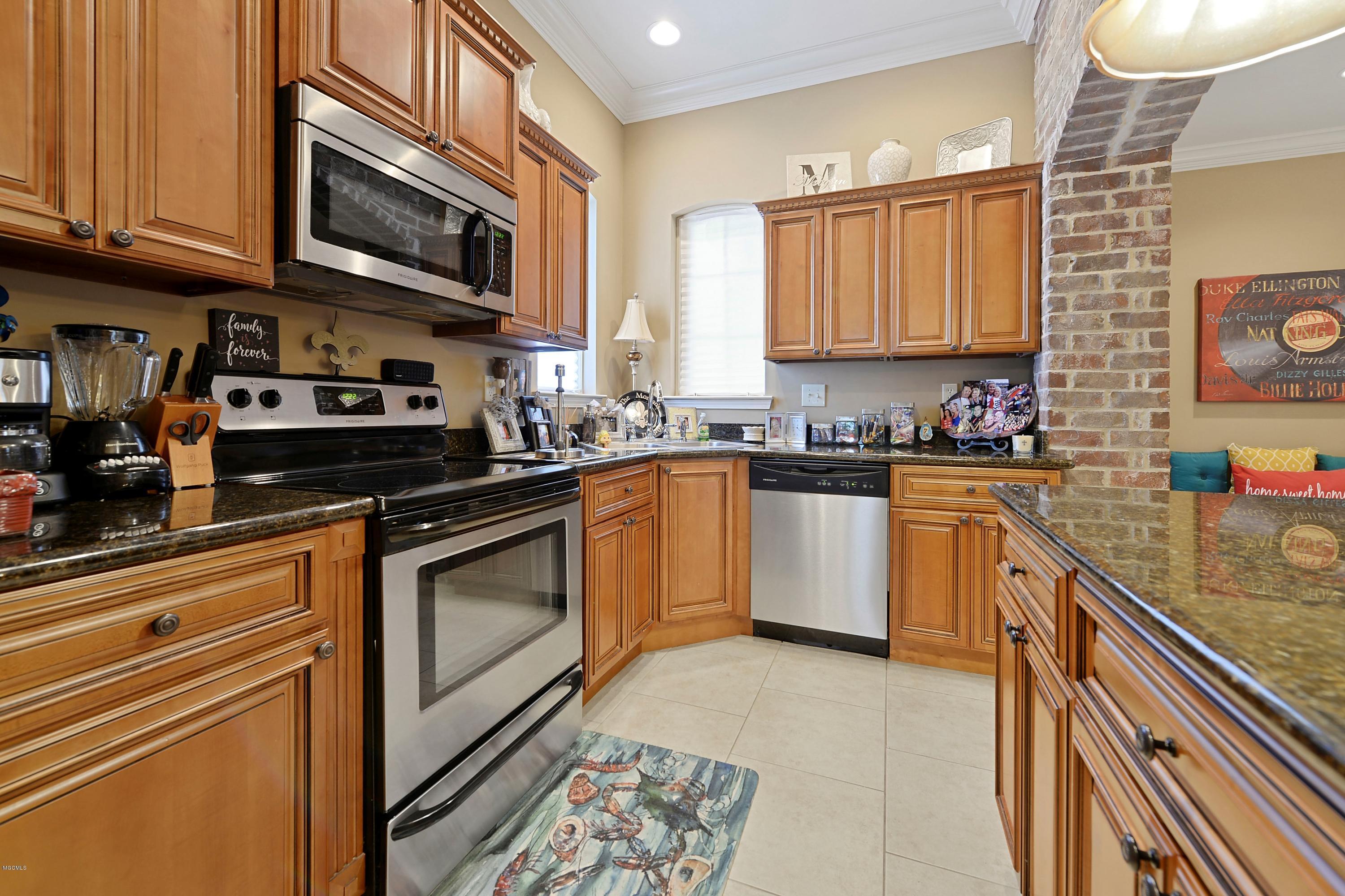 13719 Ridgehaven Way Gulfport, MS 39503 - Photo 9 of 26 009