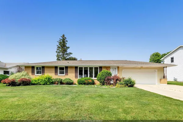 $319,900 | 1172 Alice Drive, Green Bay, WI 54304