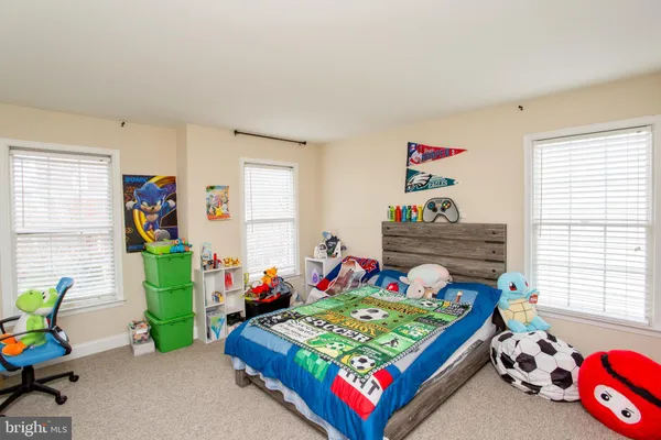 a view of a big room with furniture