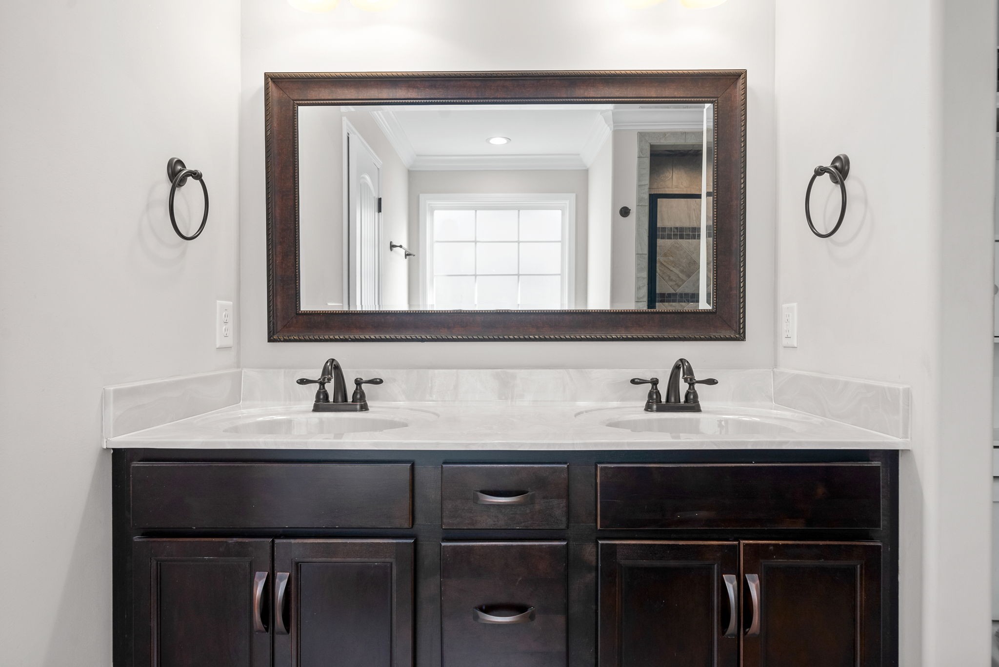 1478 Raven Road Clarksville, TN 37042 - Photo 20 of 42 a bathroom with a sink and a mirror