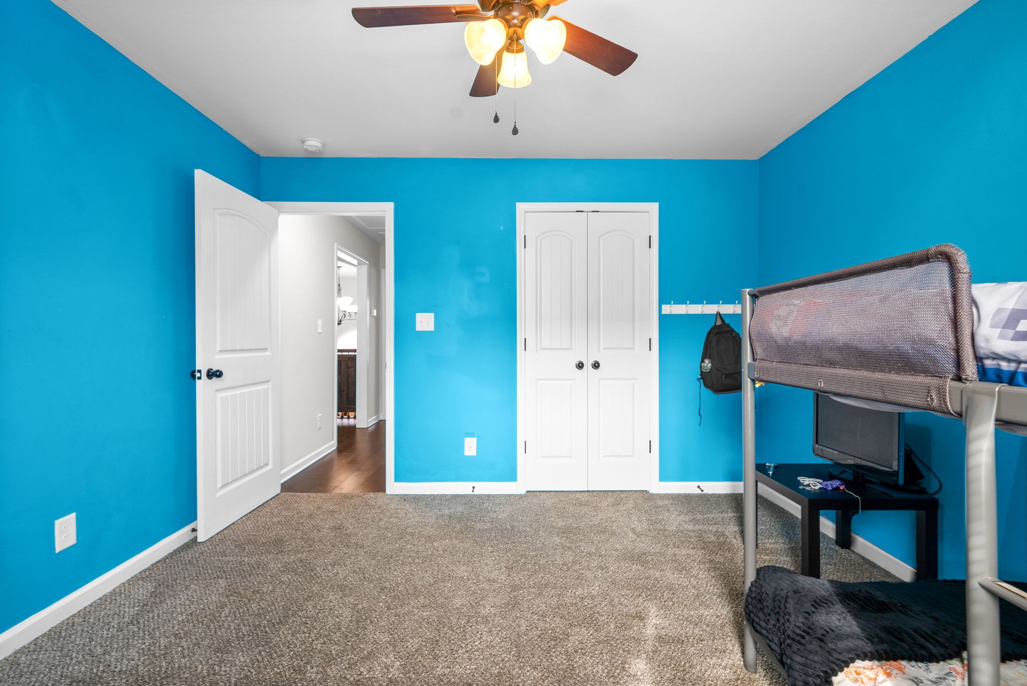 1478 Raven Road Clarksville, TN 37042 - Photo 28 of 42 a living room with furniture and a air conditioner vent