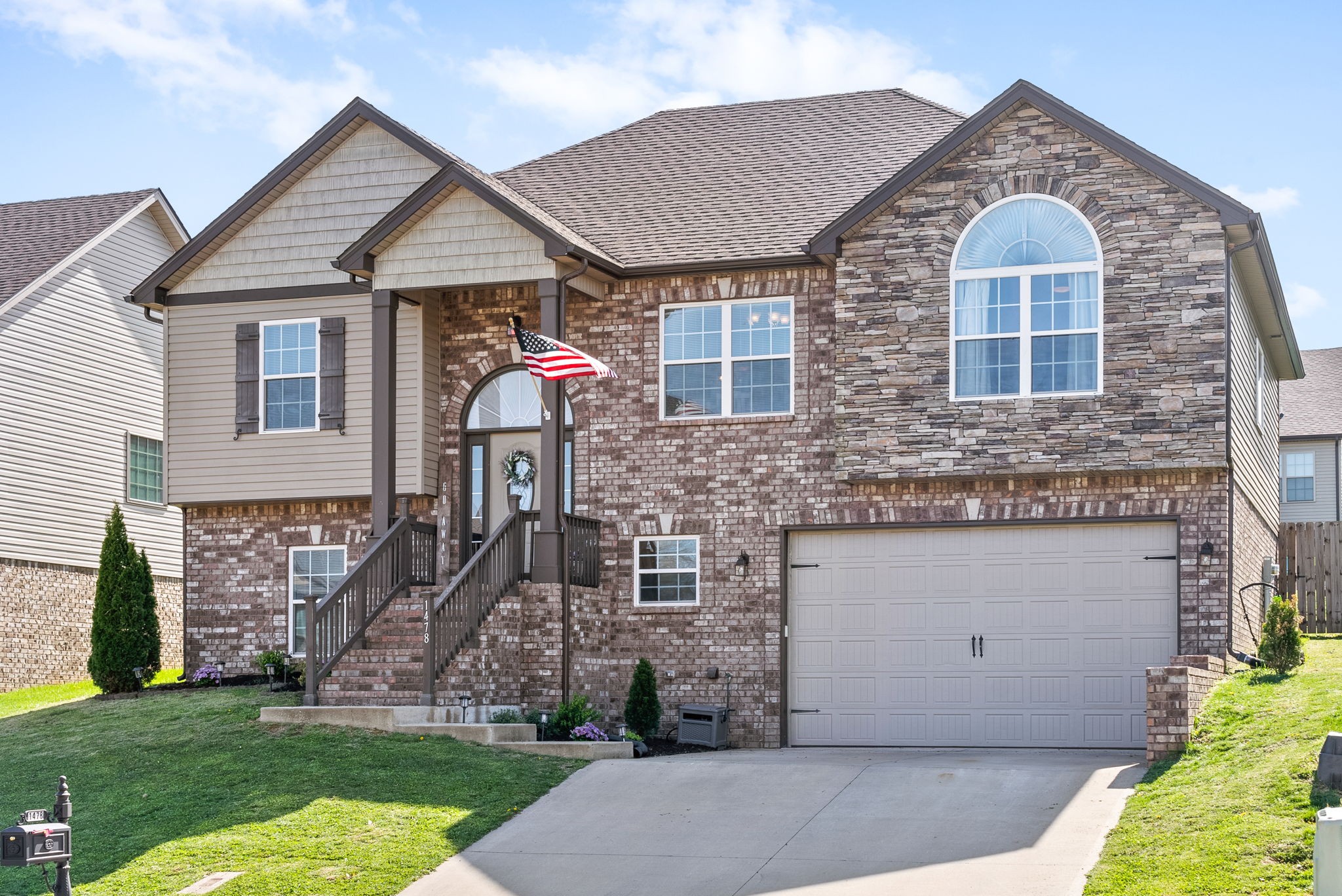 1478 Raven Road Clarksville, TN 37042 - Photo 3 of 42 front view of a house with a yard