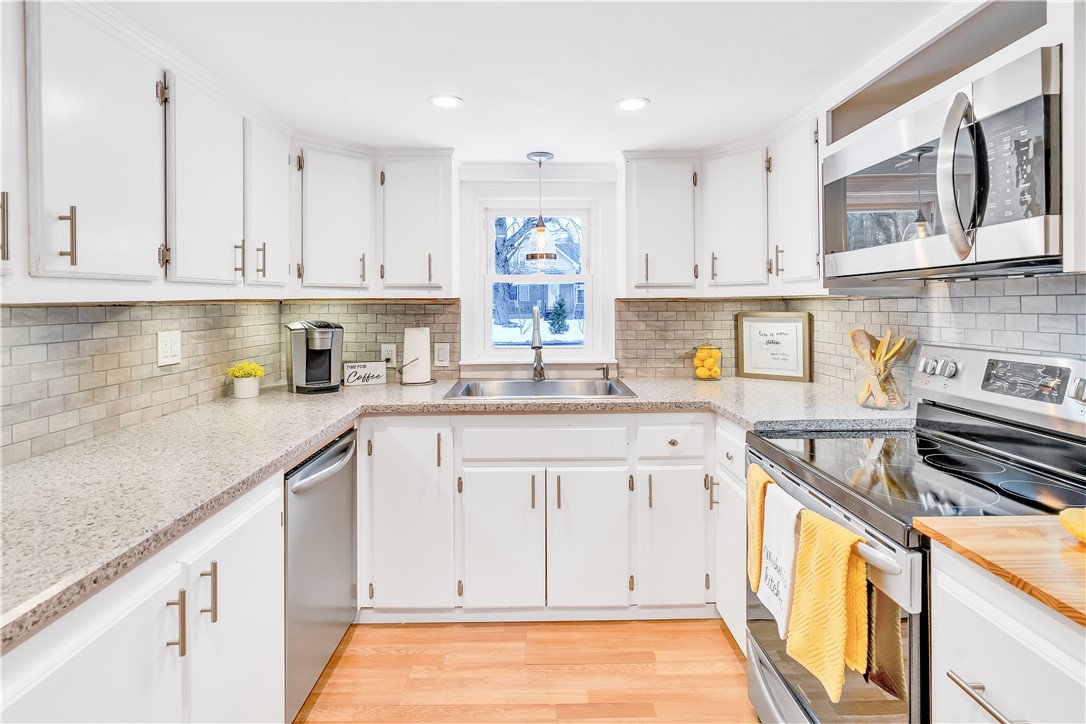 3576 Mendon Road Cumberland, RI 02864 - Photo 8 of 39