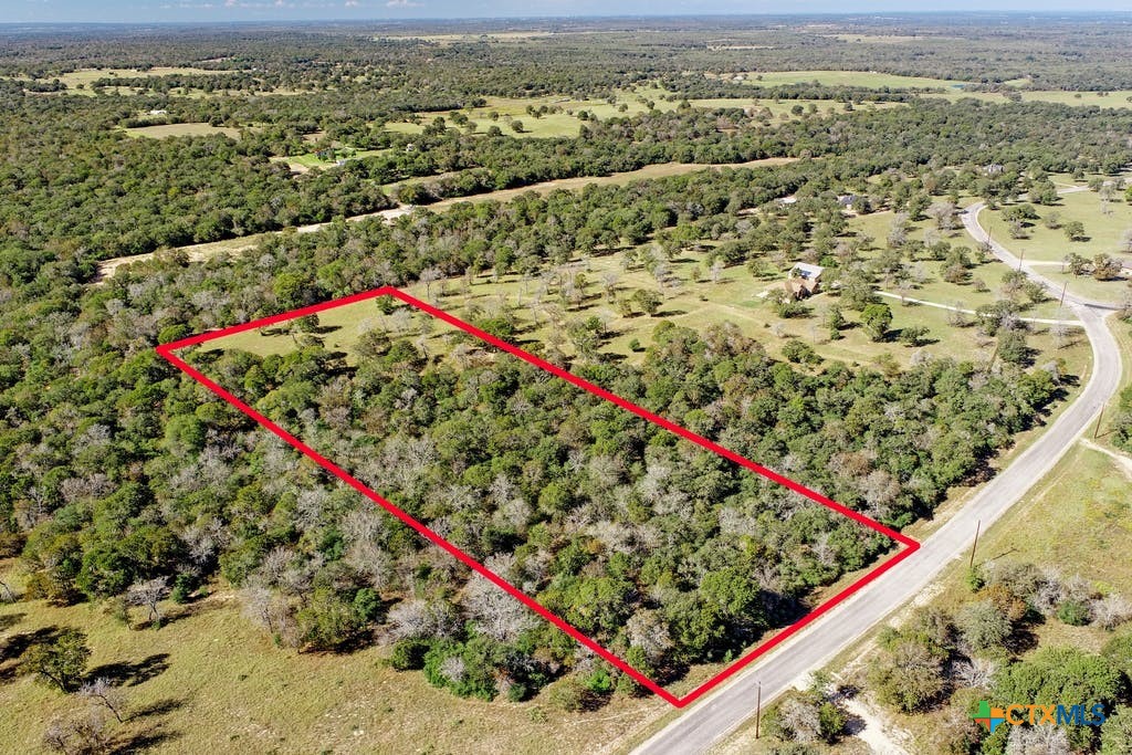 Tbd Flash Circle Luling, TX 78648 - Photo 1 of 4