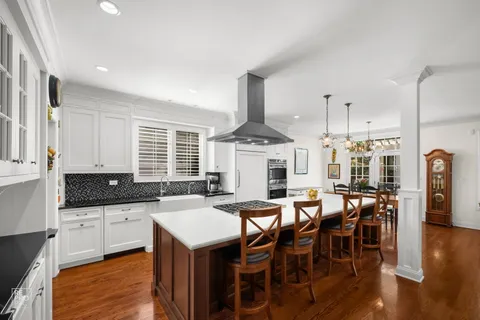 $1,299,993 | 501 Wedgewood Court, Hinsdale, IL 60521