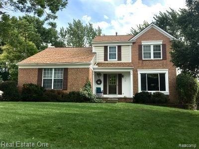 560 Arlington Drive Rochester, MI 48307 - Photo 1 of 16 3 BR CLASSIC COLONIAL