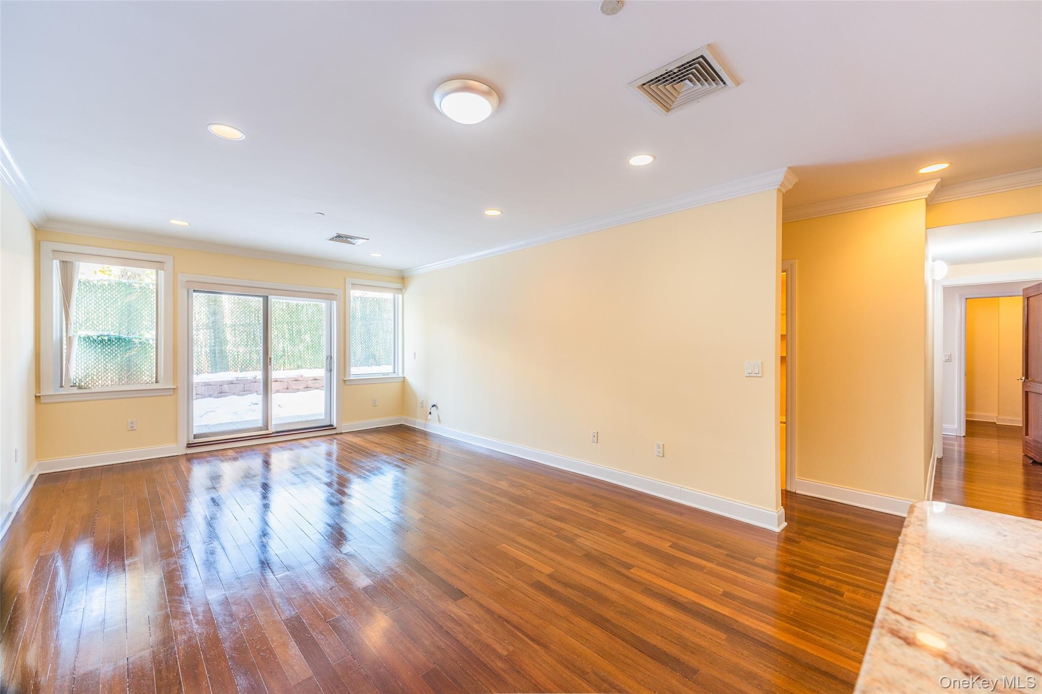 171 Great Neck Road, Unit 1F Great Neck, NY 11021 - Photo 12 of 19