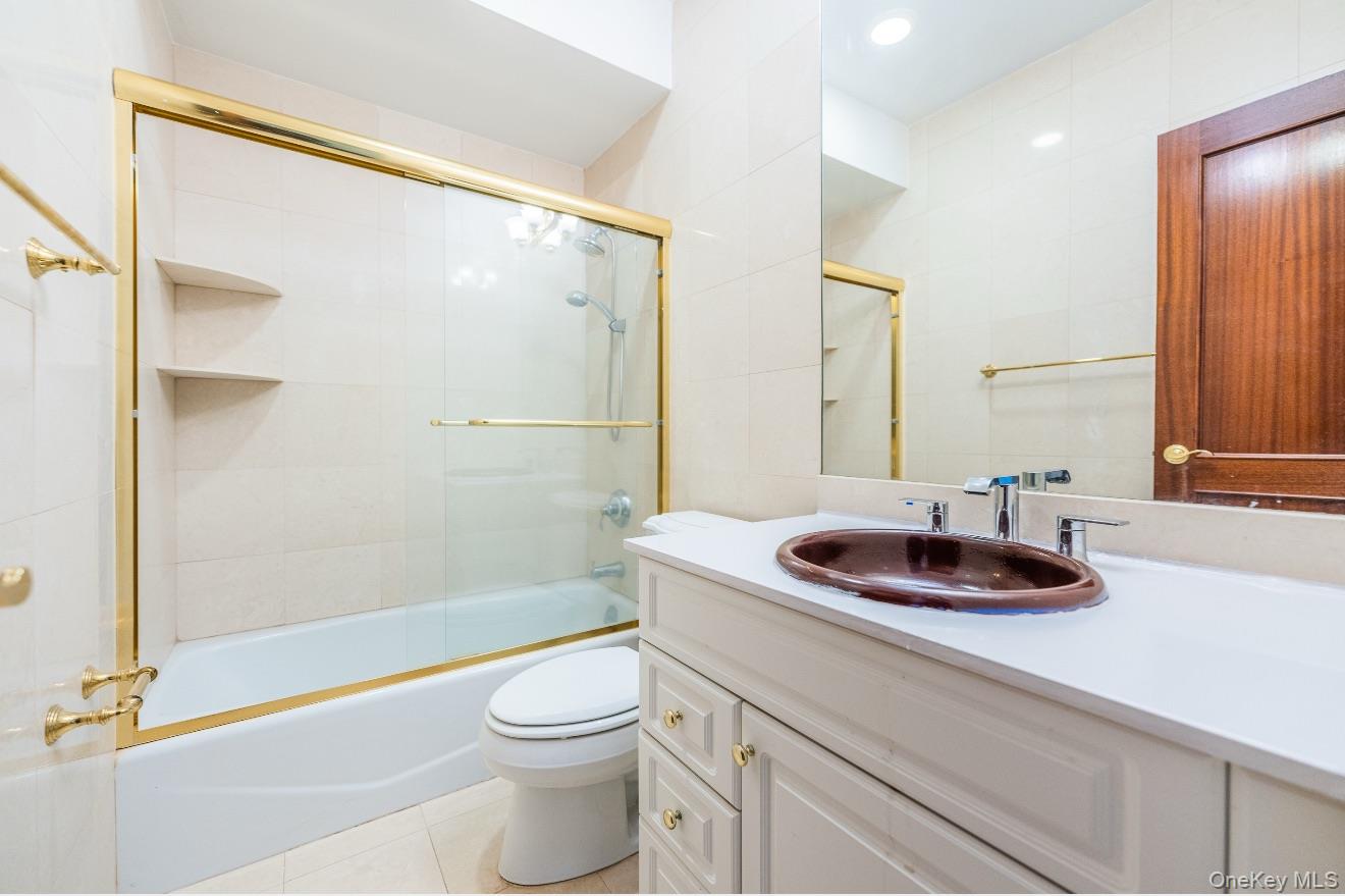 171 Great Neck Road, Unit 1F Great Neck, NY 11021 - Photo 15 of 19