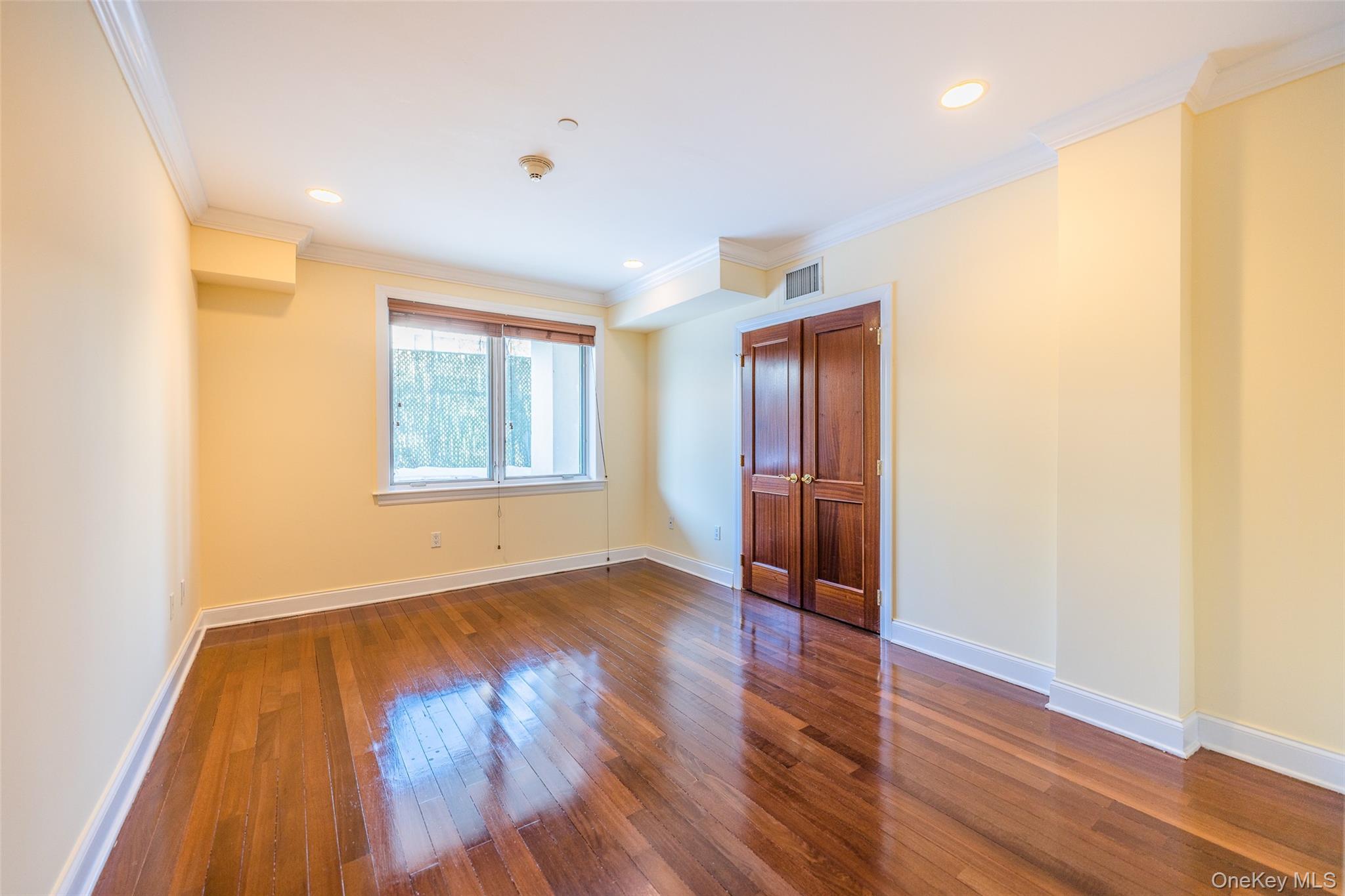 171 Great Neck Road, Unit 1F Great Neck, NY 11021 - Photo 6 of 19