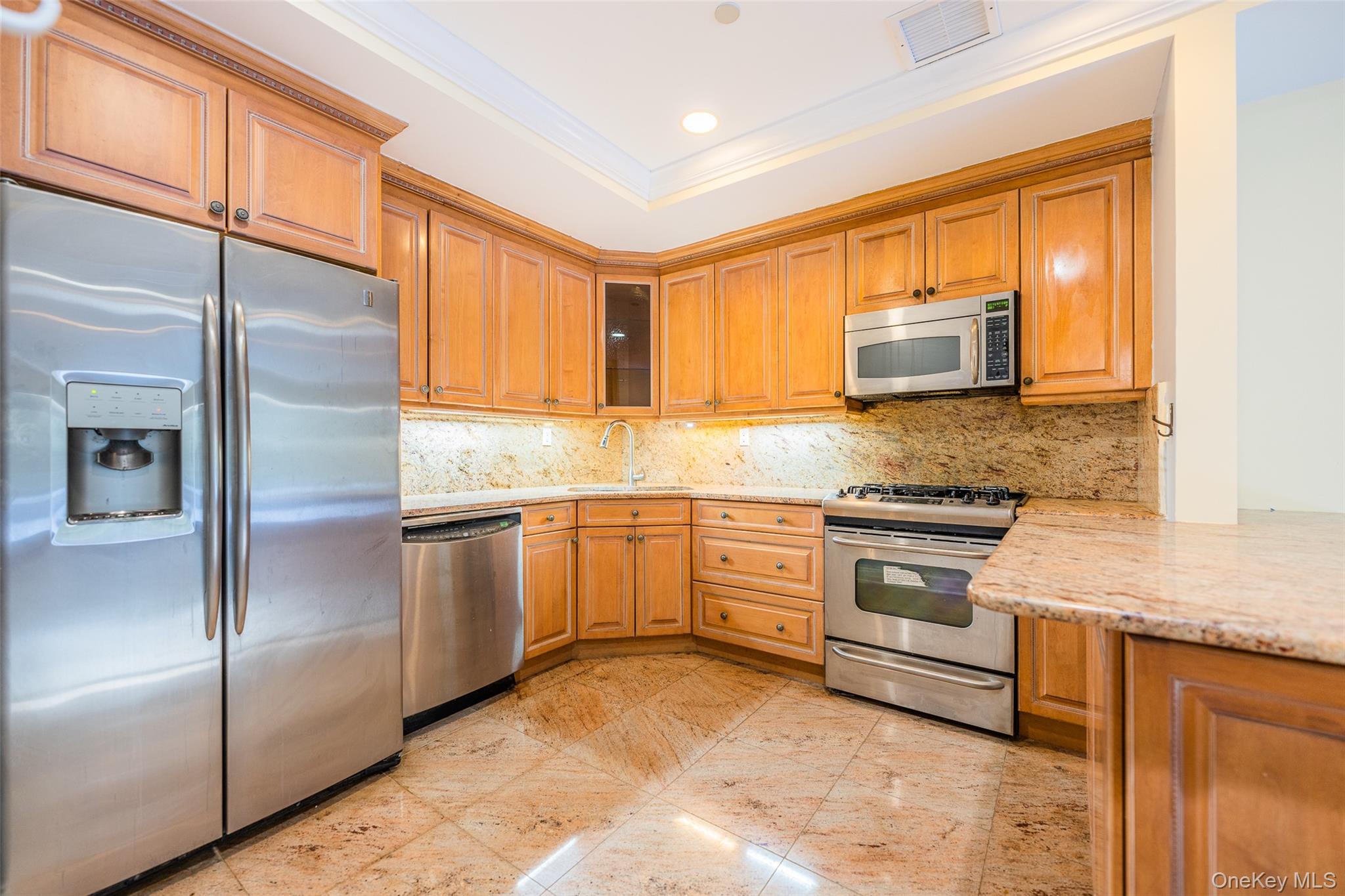 171 Great Neck Road, Unit 1F Great Neck, NY 11021 - Photo 8 of 19