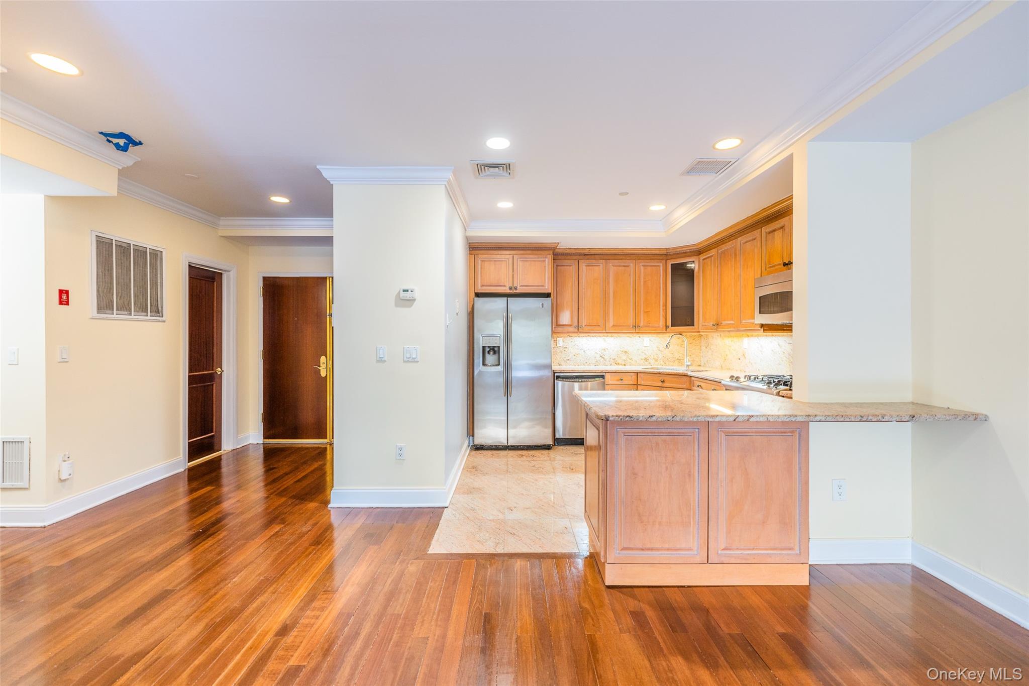 171 Great Neck Road, Unit 1F Great Neck, NY 11021 - Photo 10 of 19