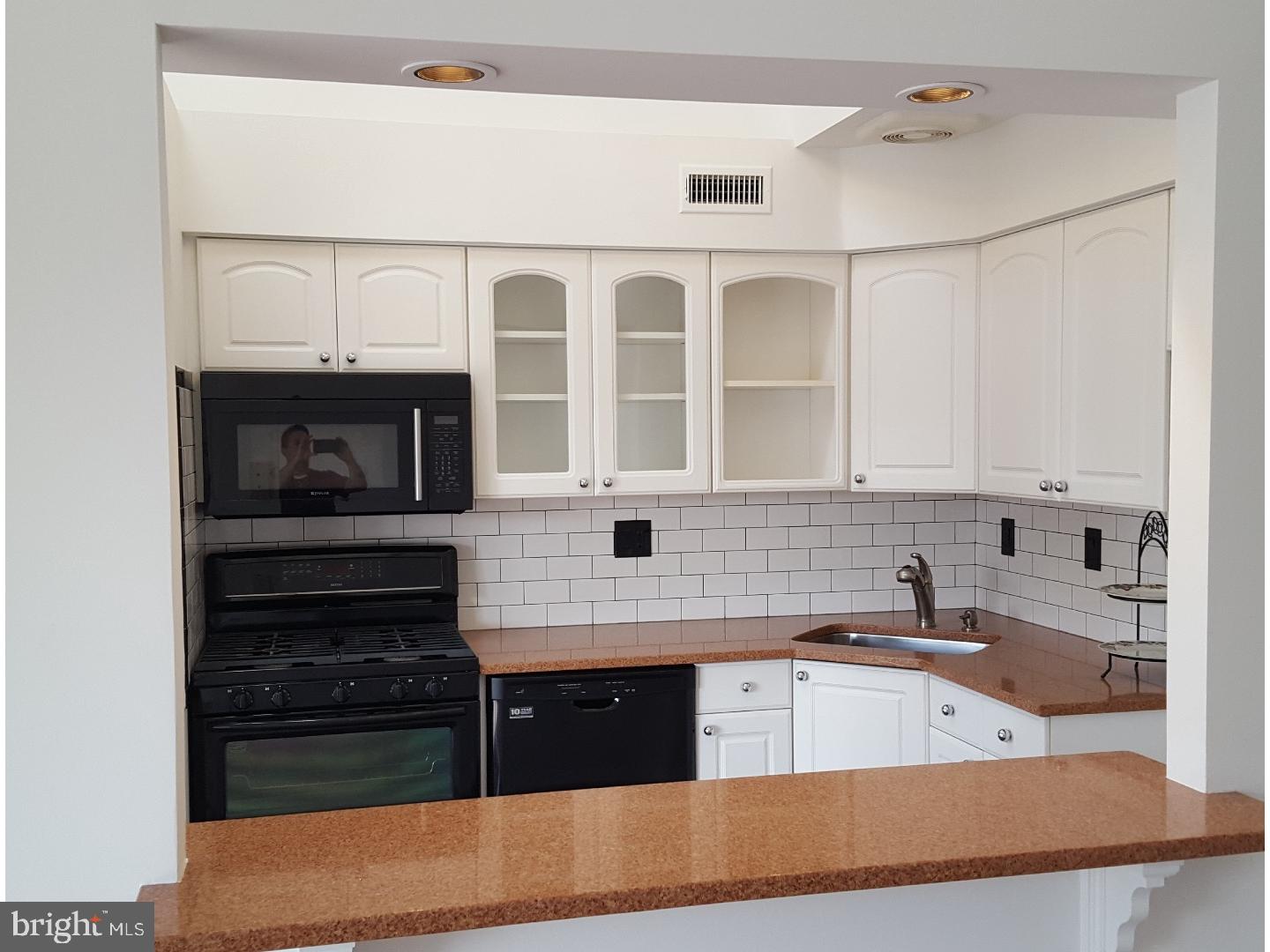 9586 State Rd., Unit B Philadelphia, PA 19114 - Photo 4 of 21 Gallery Image 4