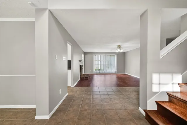 a view of livingroom with furniture and windows