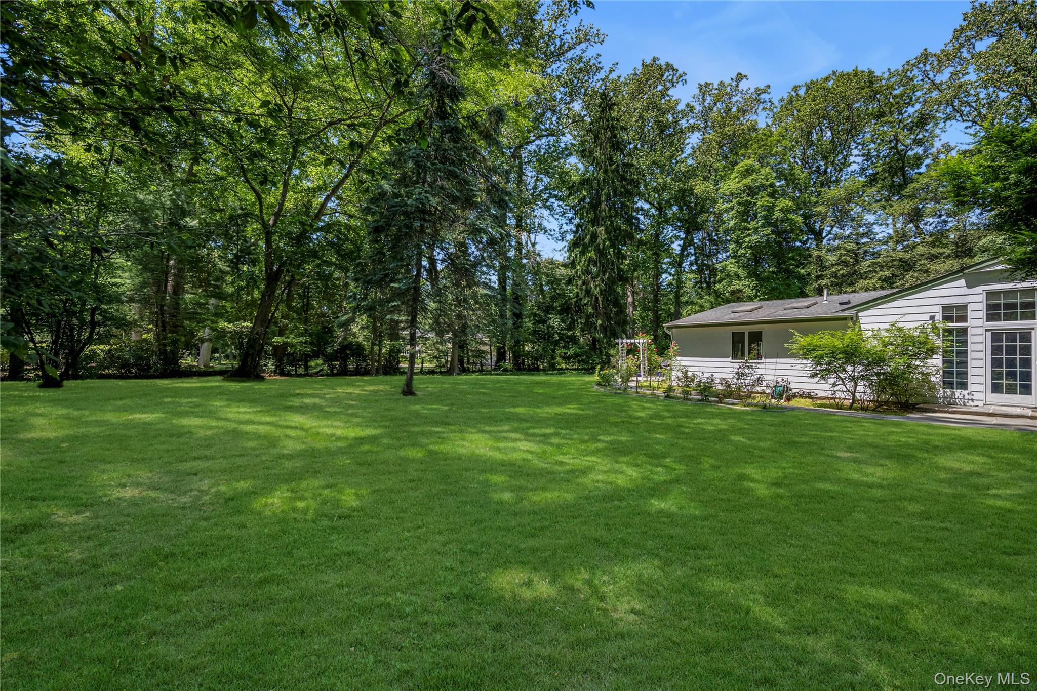 5 Eden Roc Drive Locust Valley, NY 11560 - Photo 21 of 30