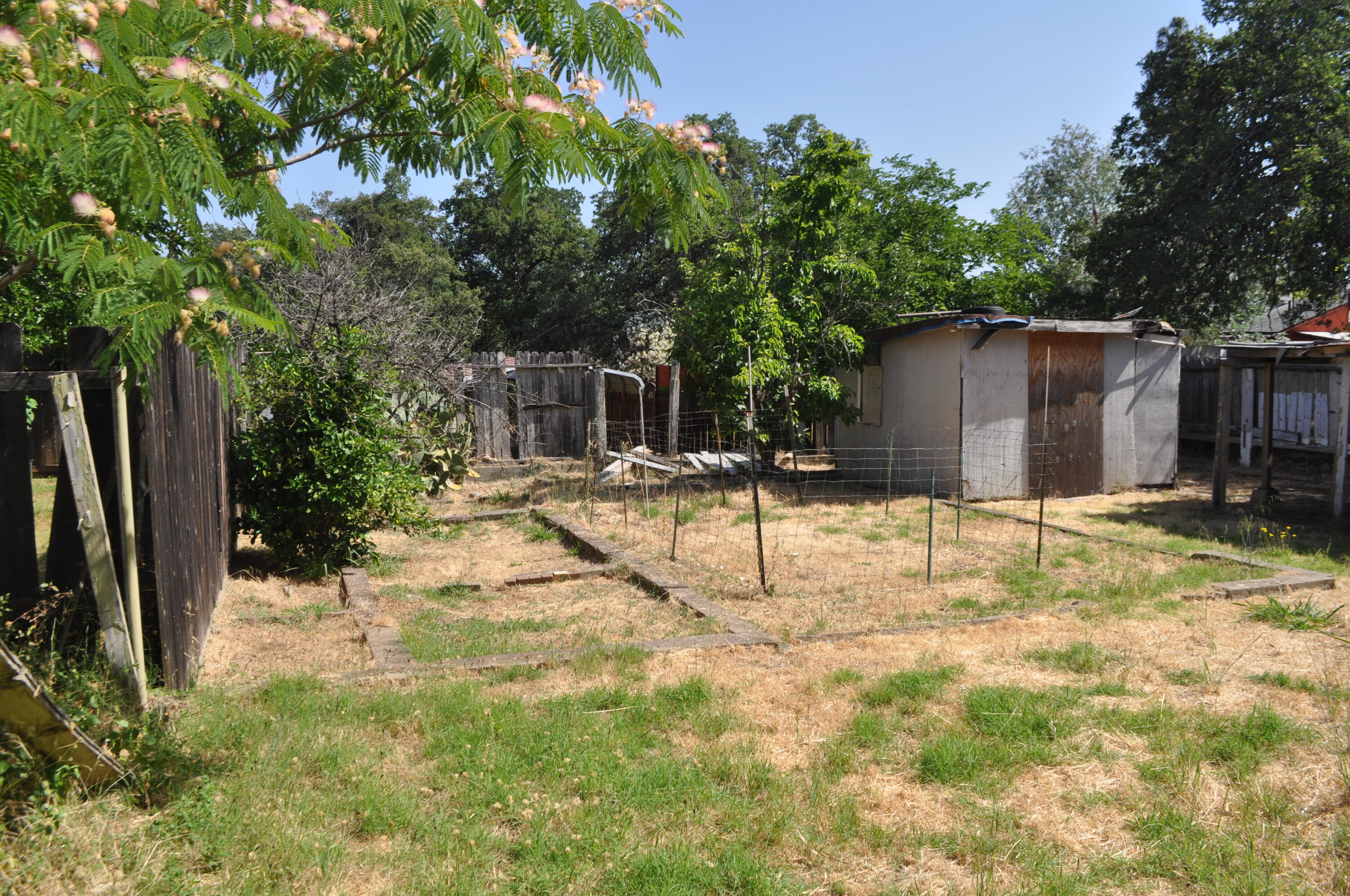 4098 St Patricks Avenue Redding, CA 96003 - Photo 29 of 39 a view of a backyard