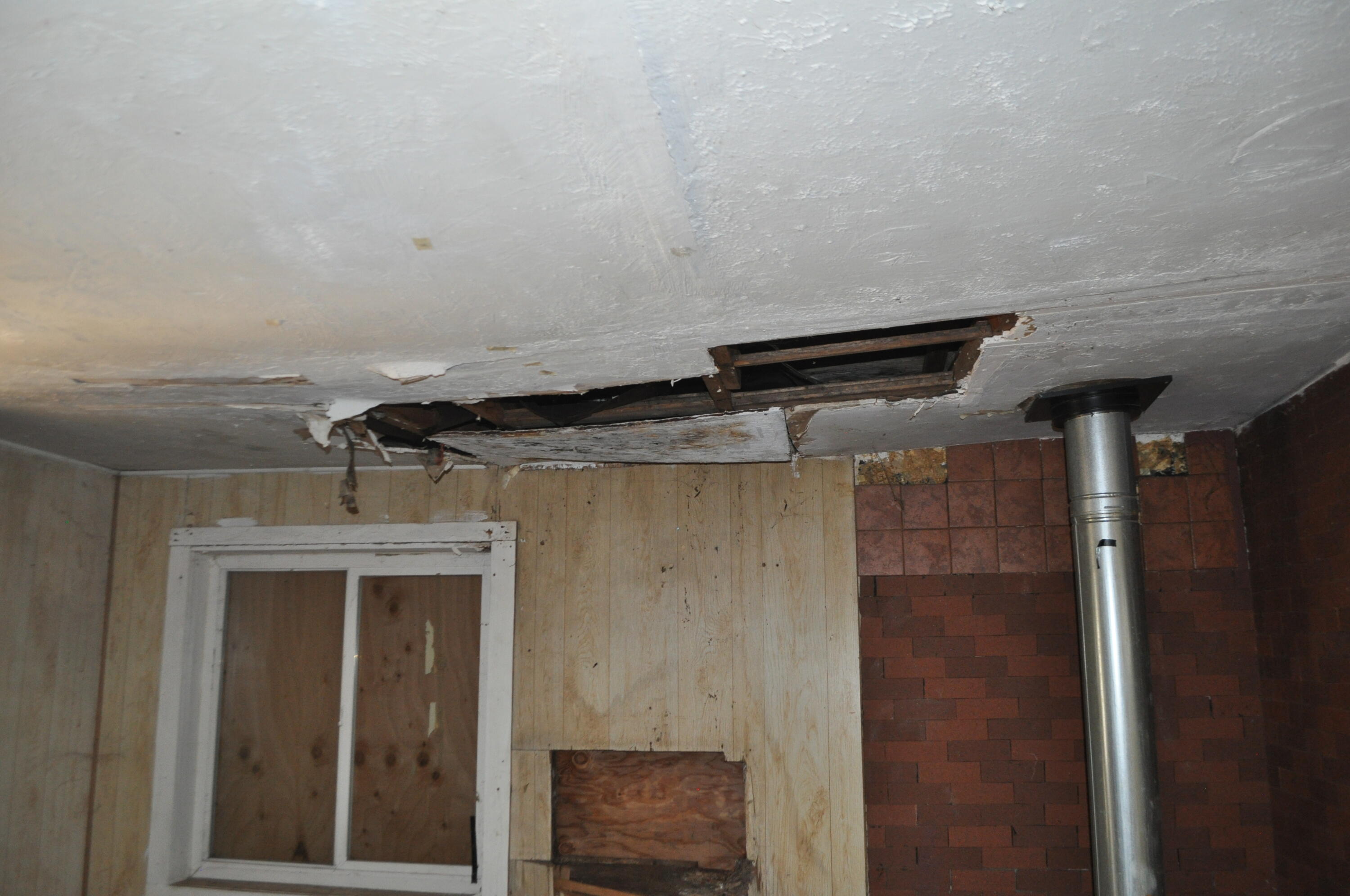 4098 St Patricks Avenue Redding, CA 96003 - Photo 5 of 39 a view of walk in closet