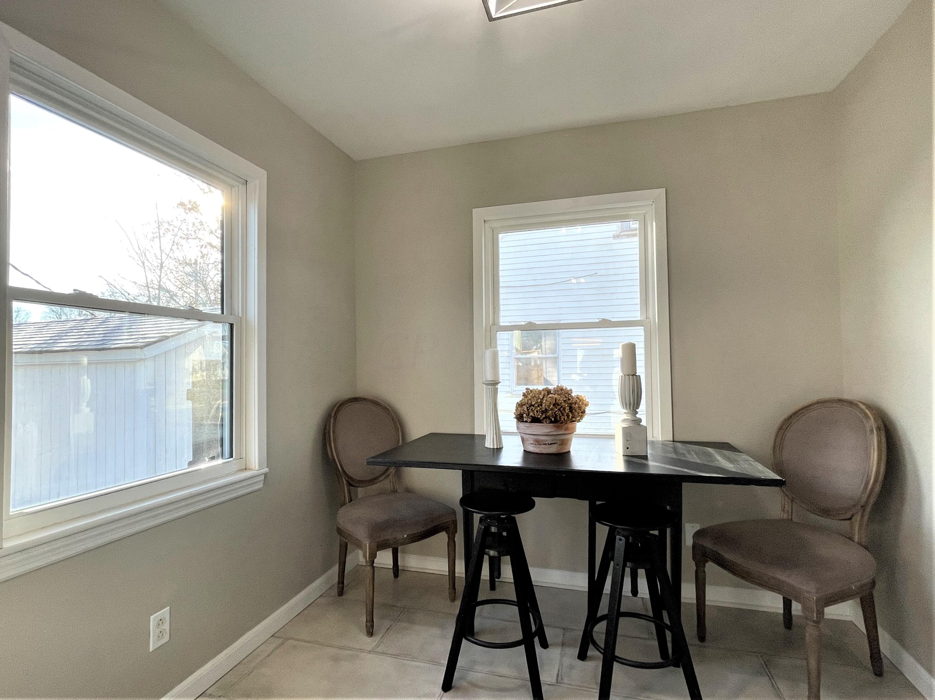 3216 Karl Road Columbus, OH 43224 - Photo 10 of 24 Eating space