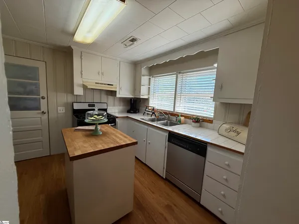 $135,000 | 615 Taylor Street, Central, SC 29630