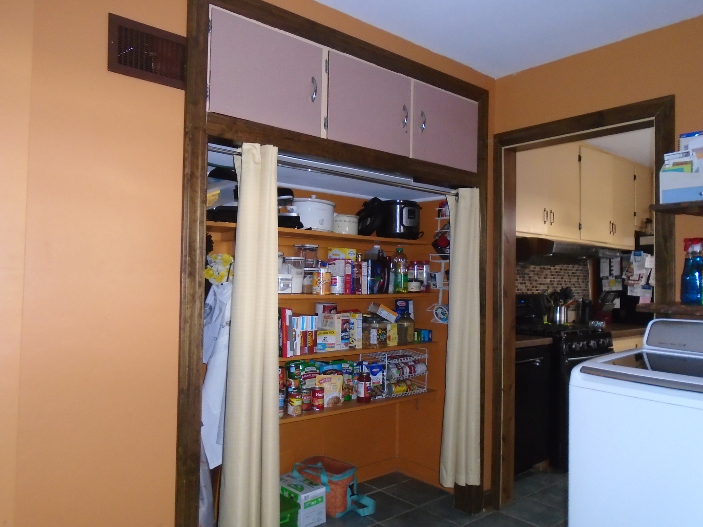 4121 East 2nd Road Mendota, IL 61342 - Photo 15 of 31 a kitchen with stainless steel appliances a refrigerator and a cabinets