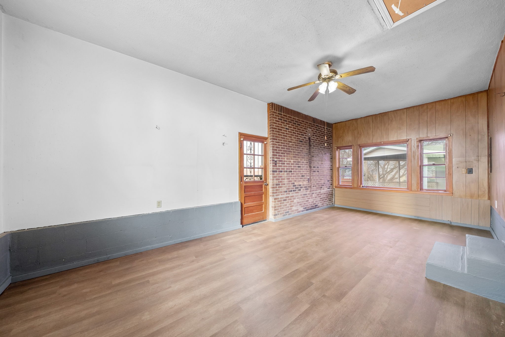 233 Pine Mountain Road Clarksville, TN 37042 - Photo 28 of 33 a view of an empty room with a window