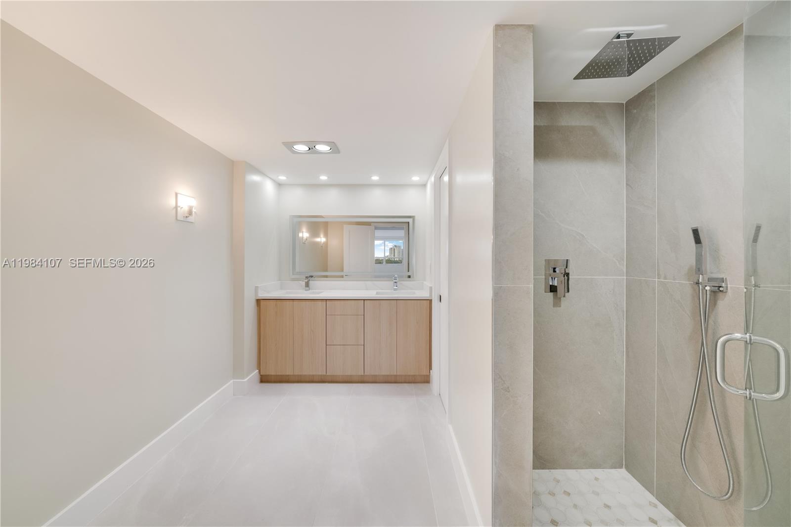 1 Grove Isle Drive, Unit A904 Miami, FL 33133 - Photo 22 of 44