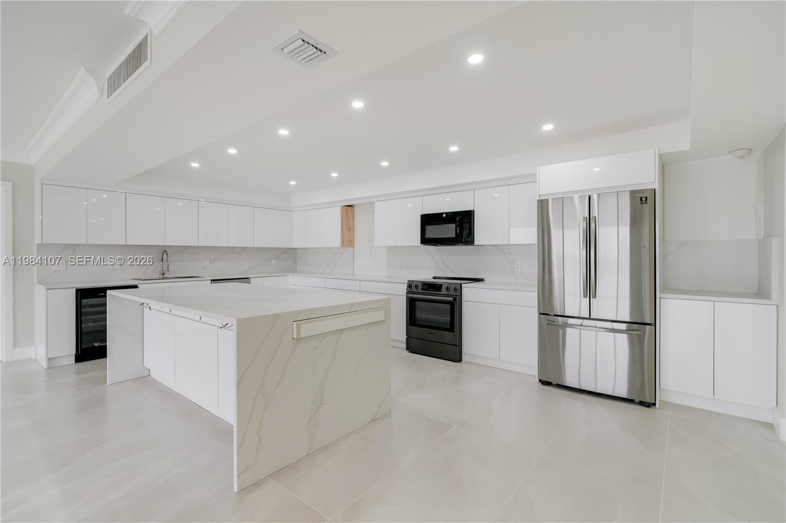 1 Grove Isle Drive, Unit A904 Miami, FL 33133 - Photo 6 of 44