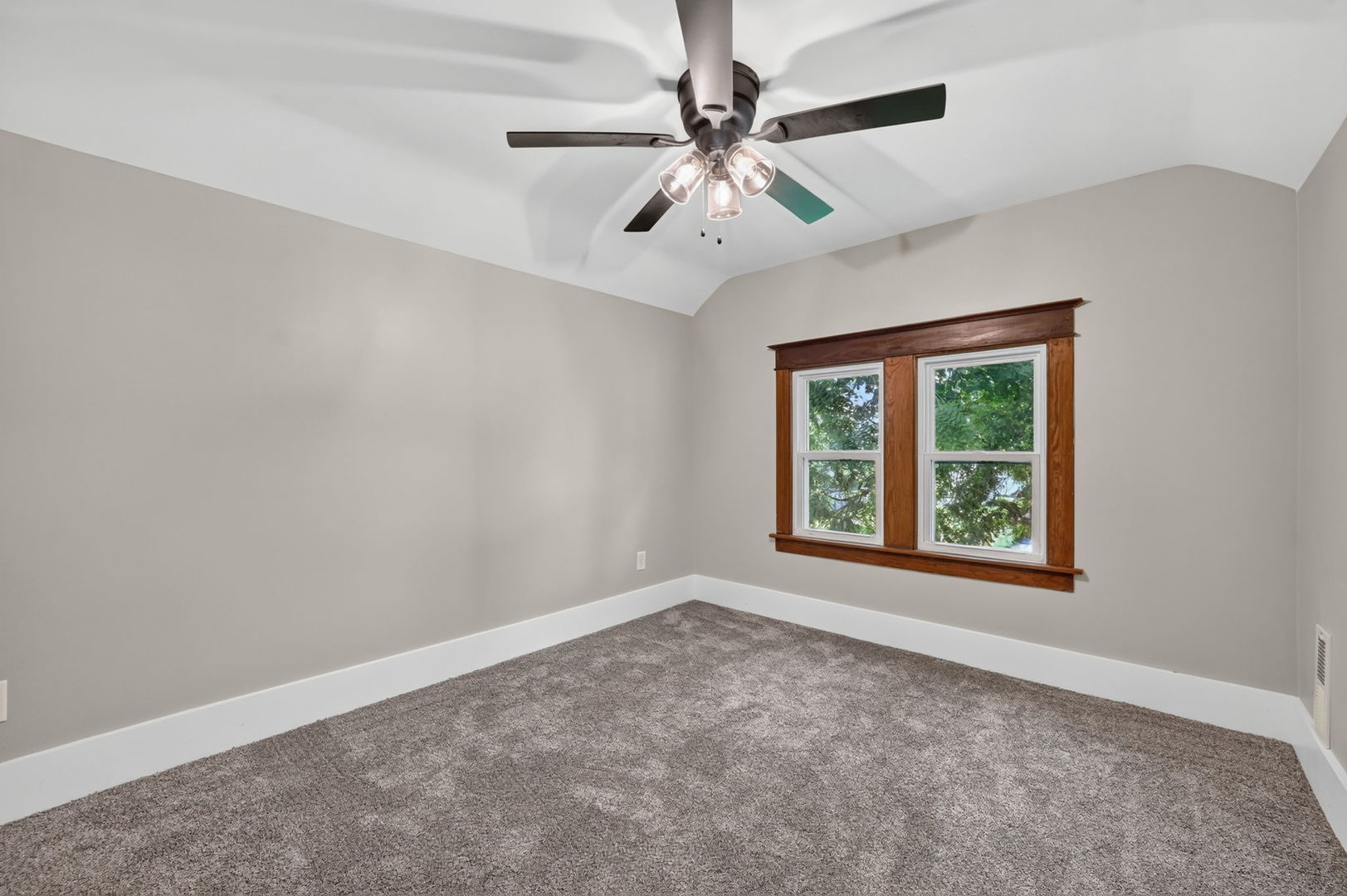 558 South 3rd Street Rochelle, IL 61068 - Photo 23 of 33 Gallery Image 23