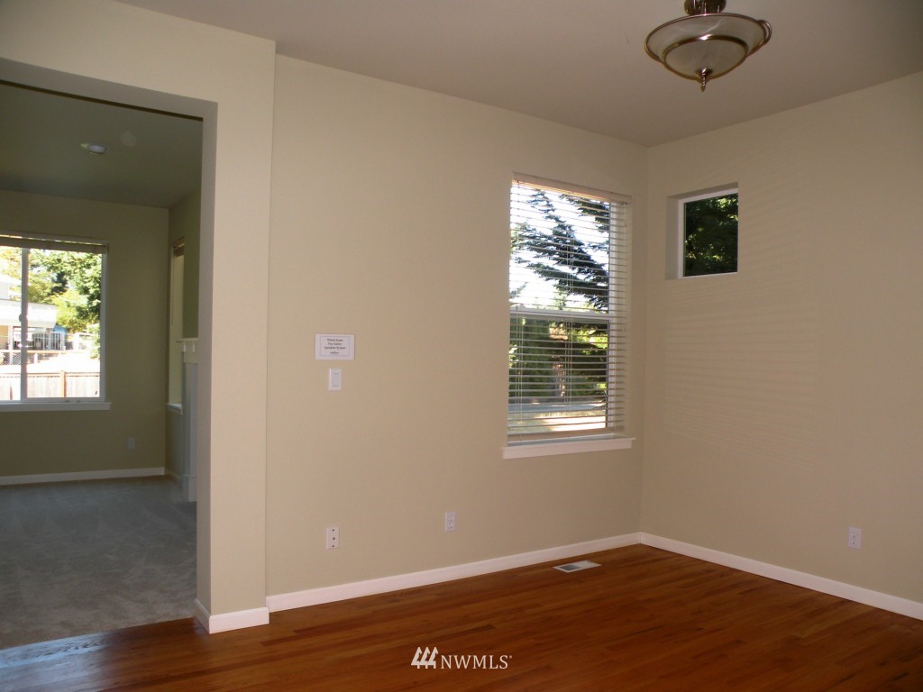 2116 Monterey Court Northeast Renton, WA 98056 - Photo 11 of 19 Gallery Image 11