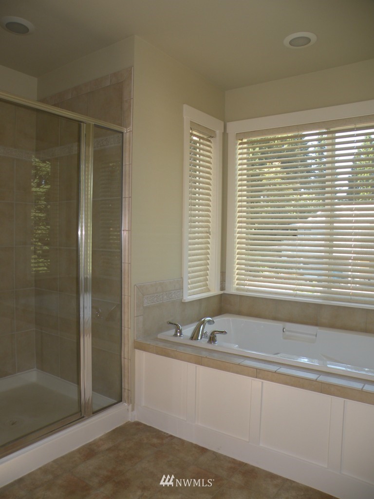 2116 Monterey Court Northeast Renton, WA 98056 - Photo 14 of 19 Gallery Image 14