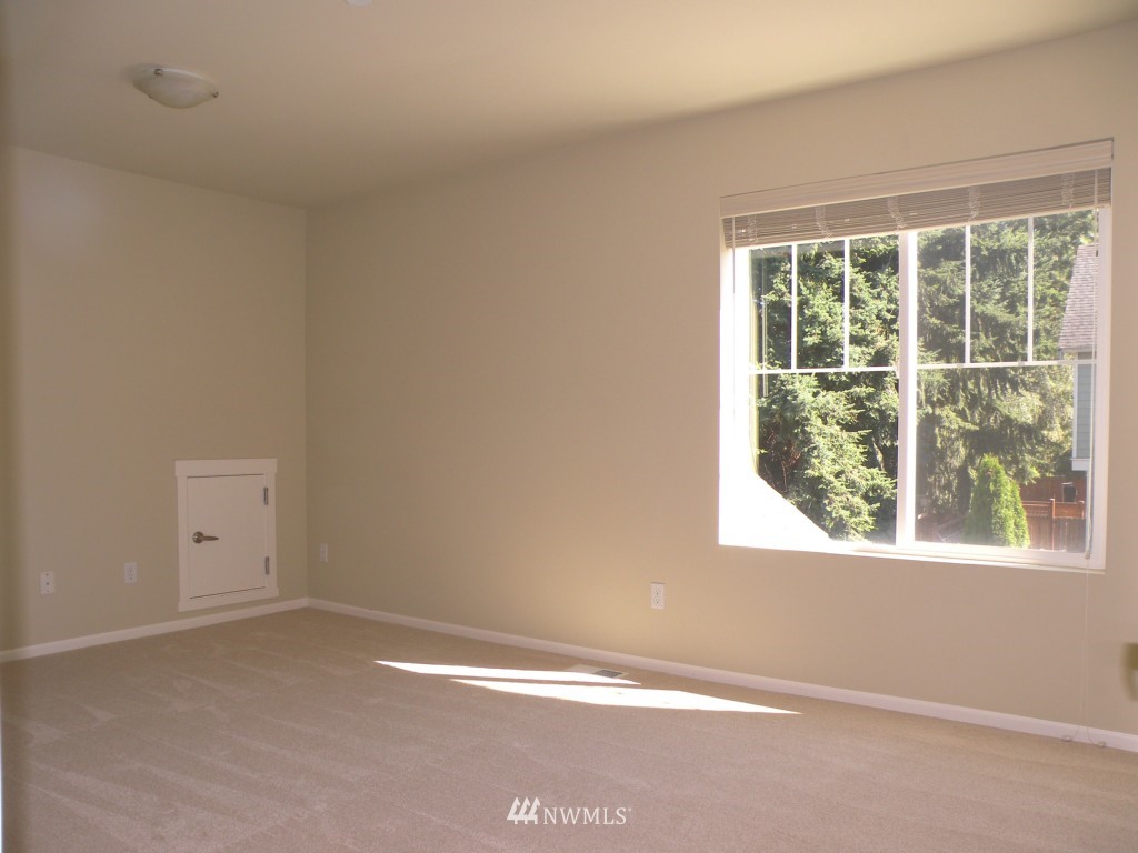 2116 Monterey Court Northeast Renton, WA 98056 - Photo 18 of 19 Gallery Image 18