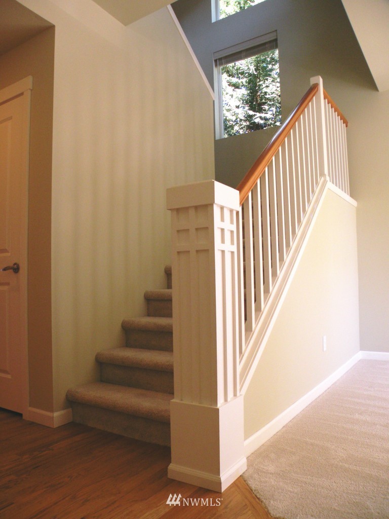 2116 Monterey Court Northeast Renton, WA 98056 - Photo 3 of 19 Gallery Image 3