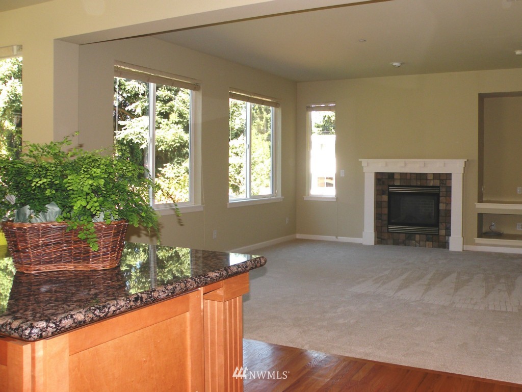 2116 Monterey Court Northeast Renton, WA 98056 - Photo 9 of 19 Gallery Image 9